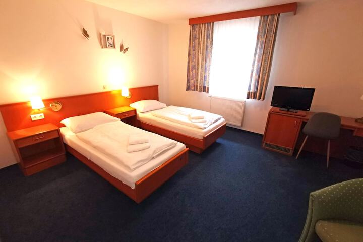 Room 7 of 29