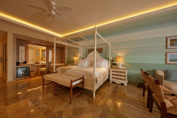 Room 28 of 125