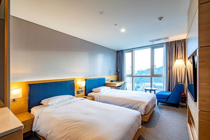 Room 10 of 55