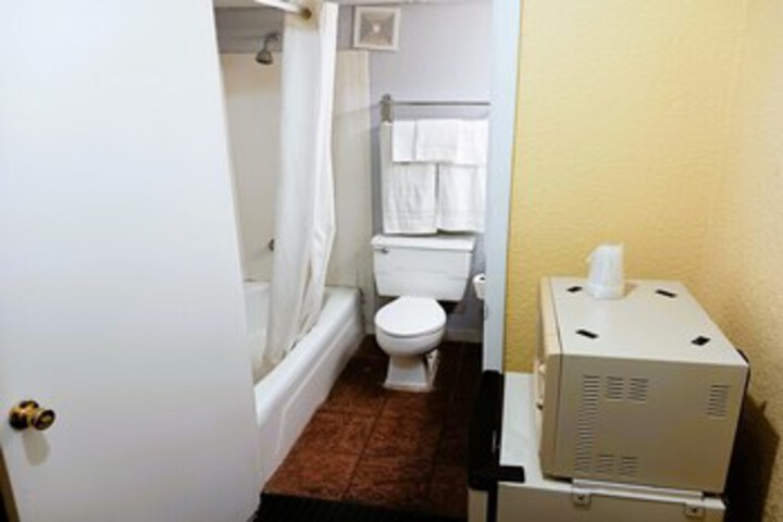 Room 121 of 144