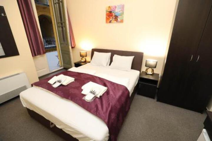Dubai Hotel
