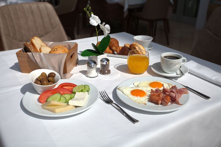 Breakfast/Coffee Service 30 of 60