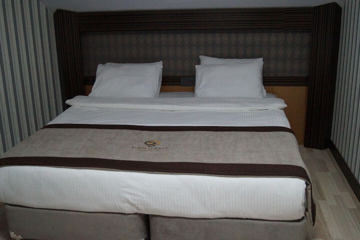 Room 15 of 35