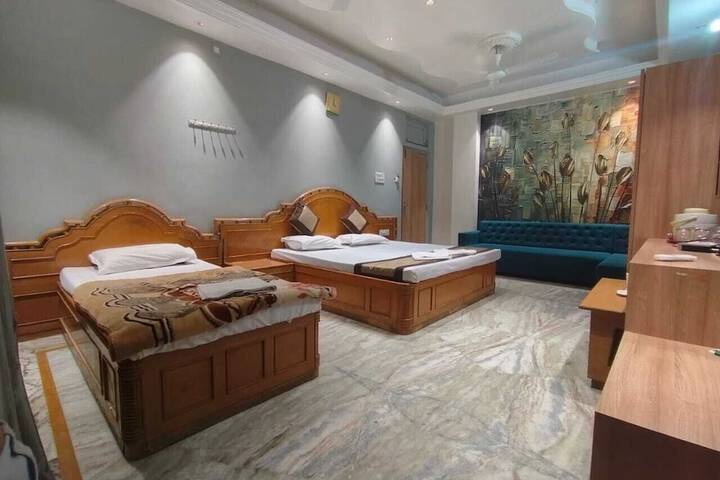 Room 6 of 23