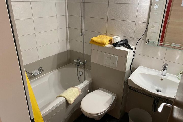 Room 19 of 51