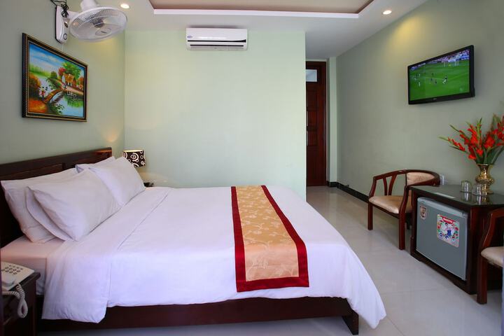 Room 9 of 35