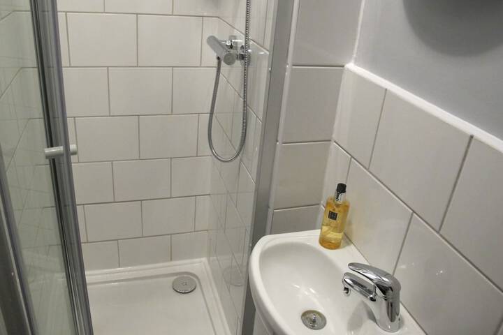 Room 15 of 26
