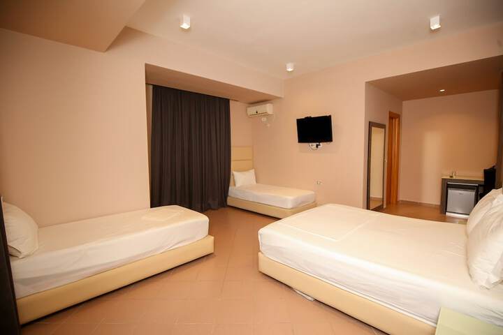 Room 43 of 218