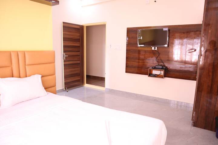 Room 8 of 22
