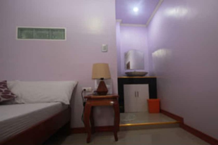 Room 12 of 63