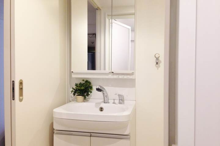 Room 9 of 50