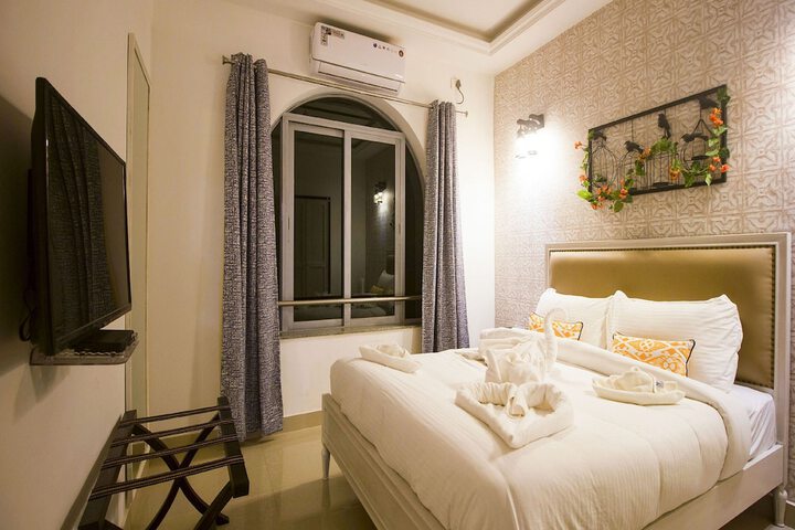 Room 4 of 90