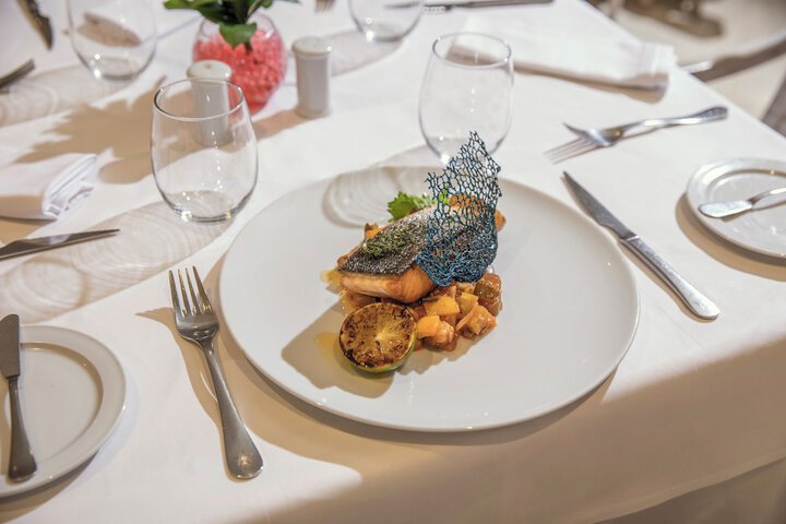 Dining 64 of 99