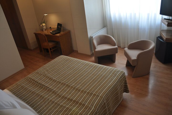 Room 43 of 69