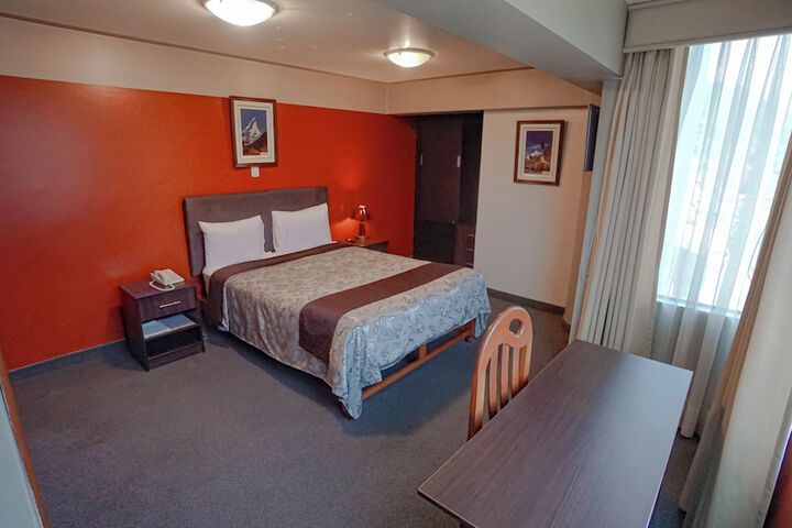 Room 17 of 26