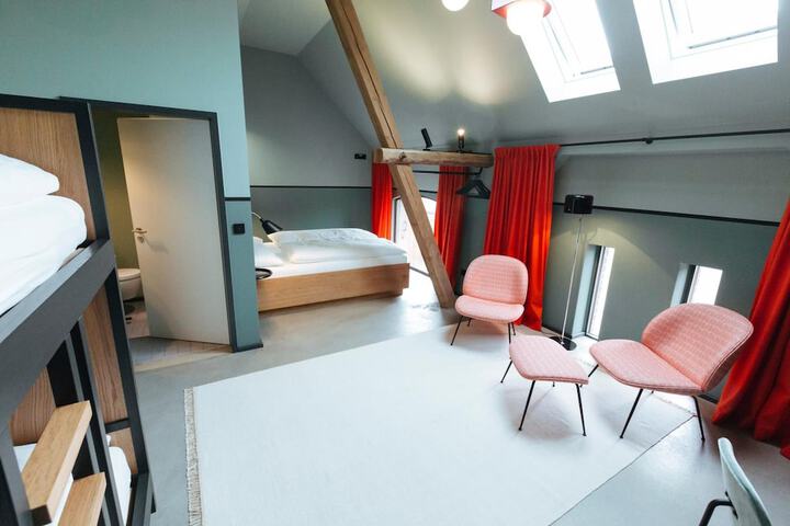 Room 12 of 50