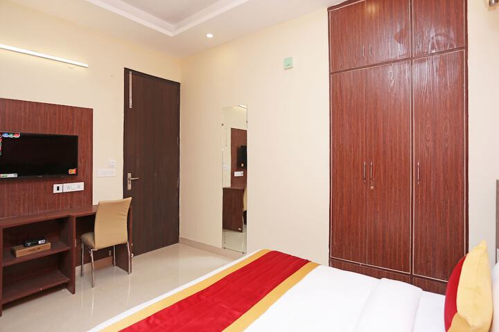 Room 12 of 23