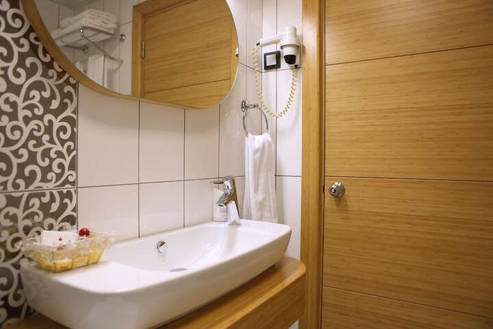 Room 19 of 46