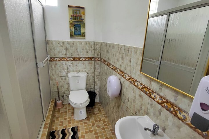 Room 27 of 46