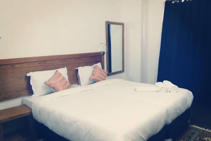 Room 10 of 17