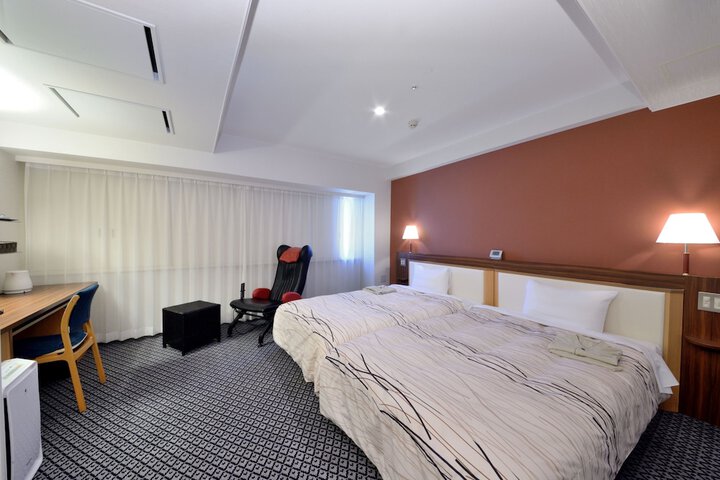 Room 4 of 31