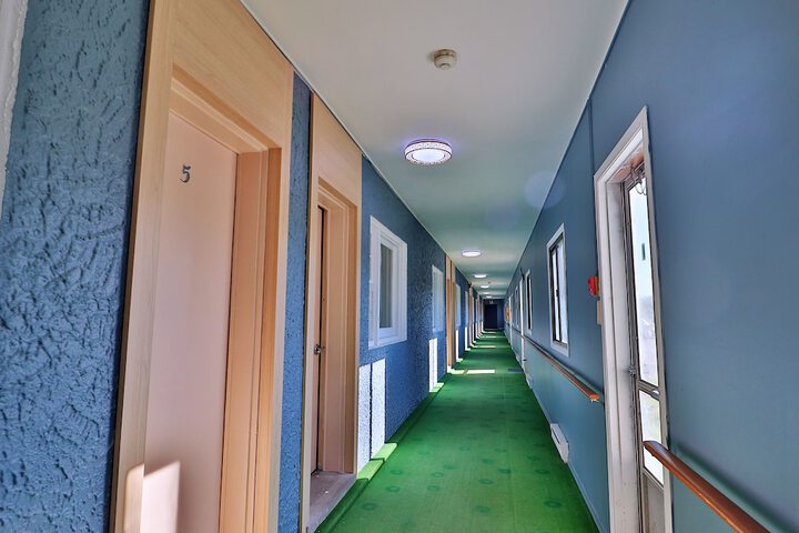 Room 2 of 5