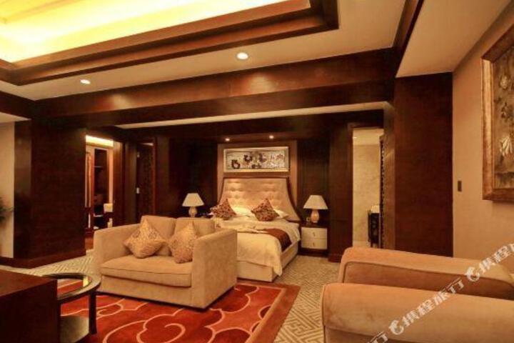 Ginkgo Qizhuang Hotel
