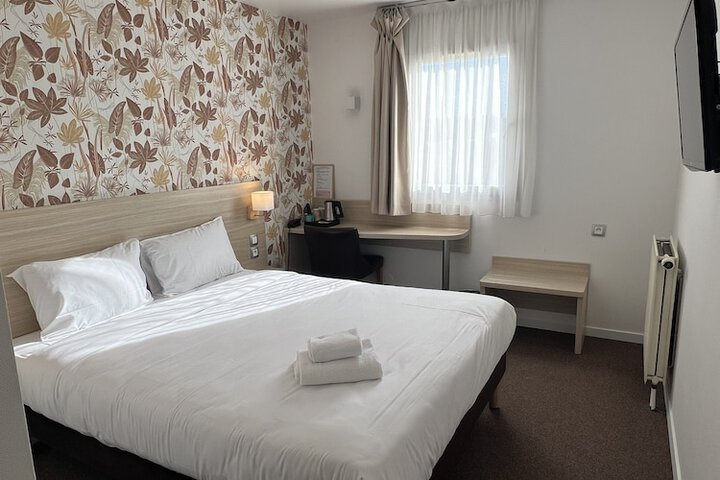 Room 7 of 62