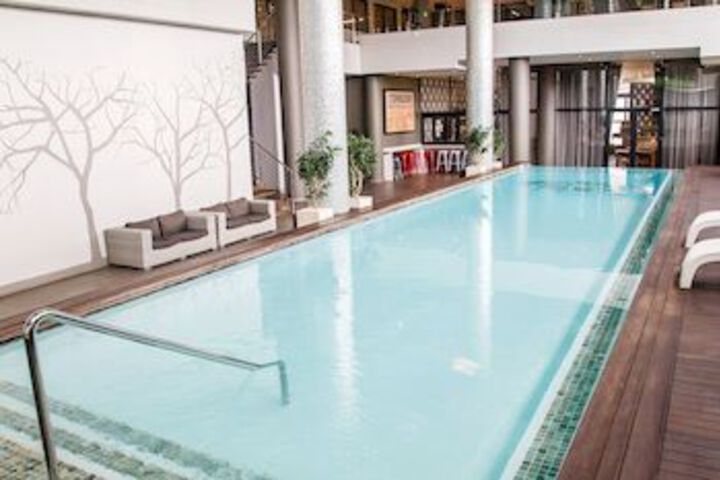 Pool 20 of 33