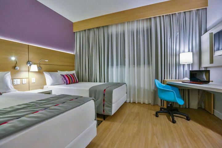 Room 13 of 36