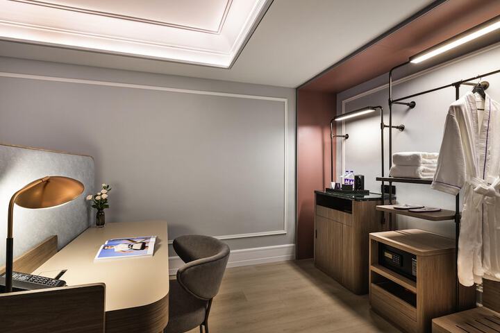 Room 9 of 52
