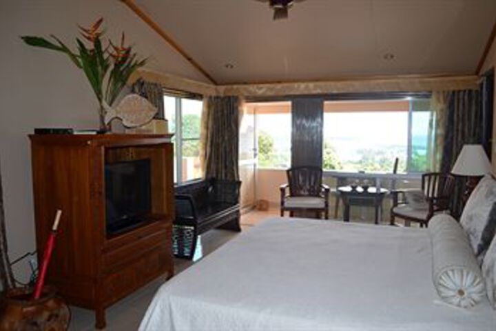 Room 8 of 16