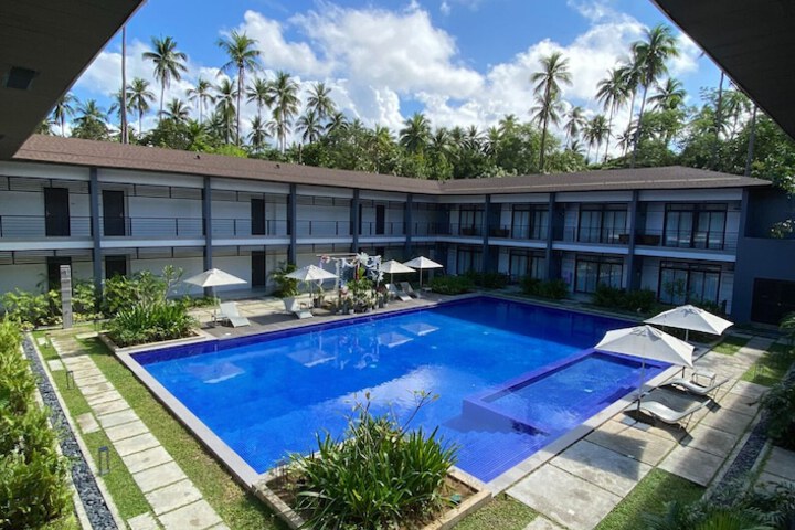 Pool 20 of 40