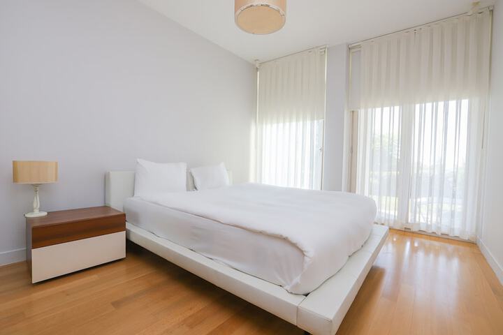 Room 7 of 180