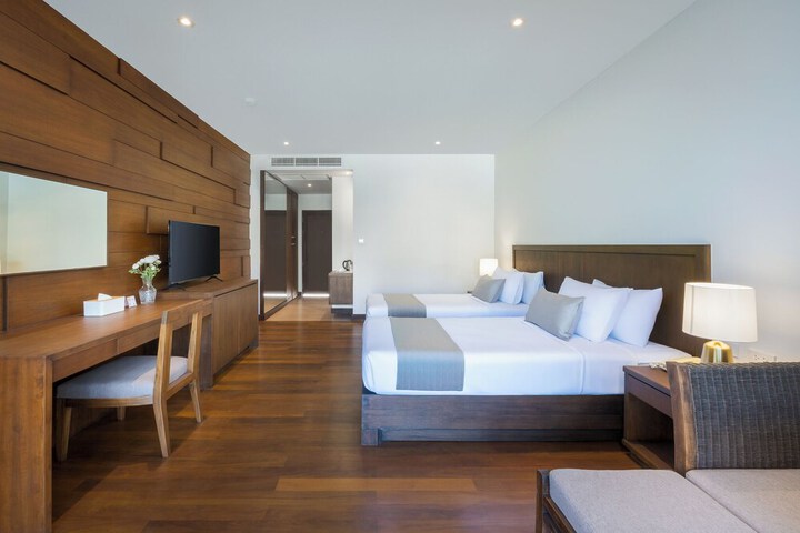 Room 3 of 16