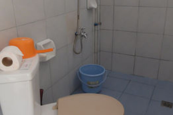 Room 4 of 68