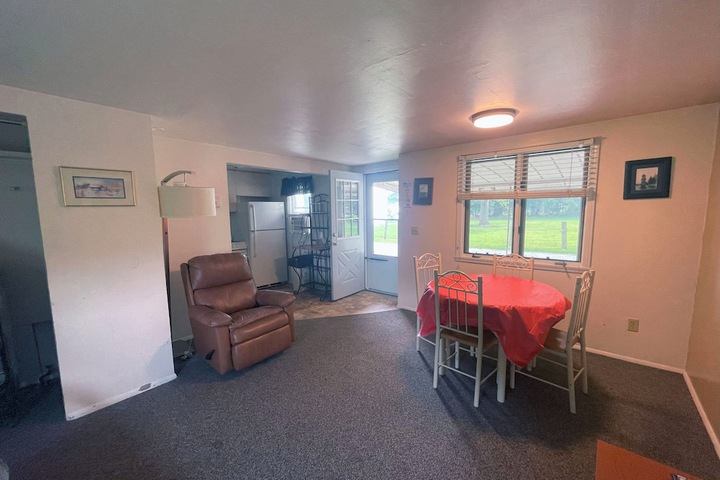 Room 15 of 104