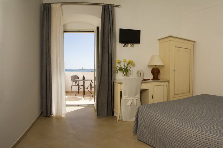Room 20 of 65