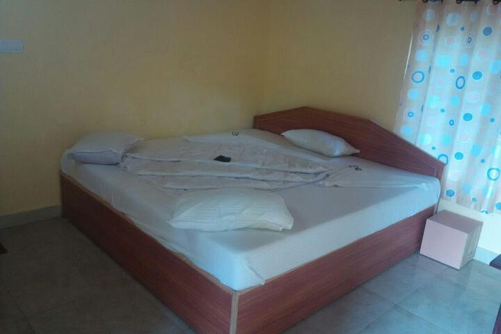 ROOMSDON Coorg Misty Garden