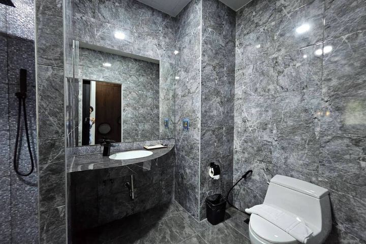 Room 31 of 59