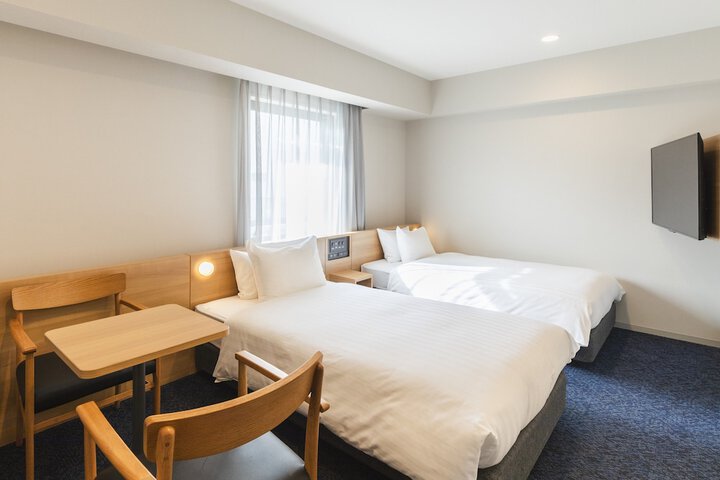 Room 25 of 76