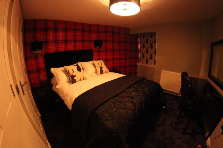 Room 12 of 32