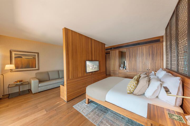 Room 86 of 320
