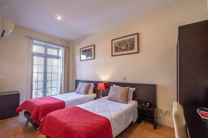 Room 9 of 36