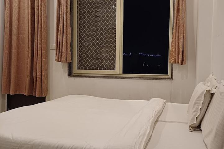 Room 4 of 21