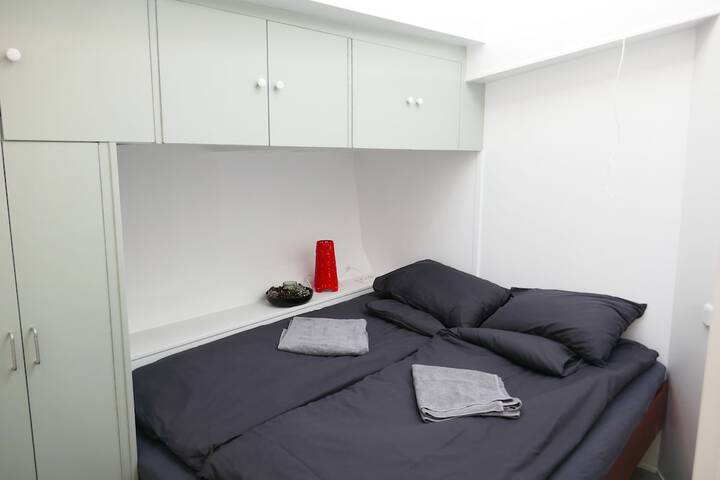 Room 2 of 16