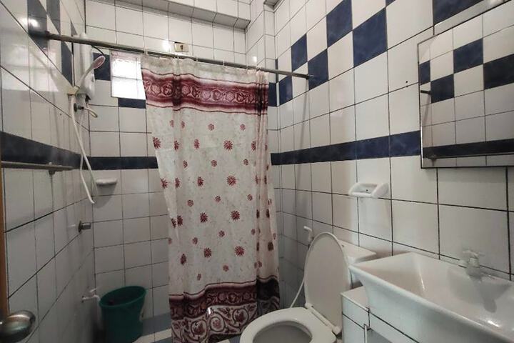 Room 52 of 120