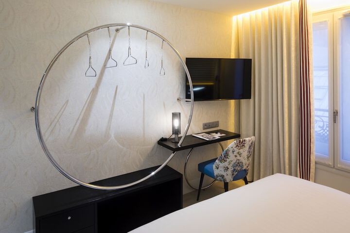Room 25 of 100