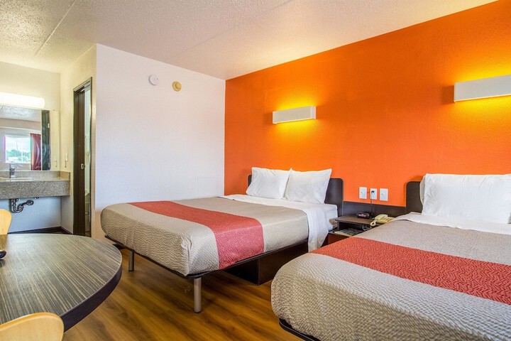 Room 21 of 47