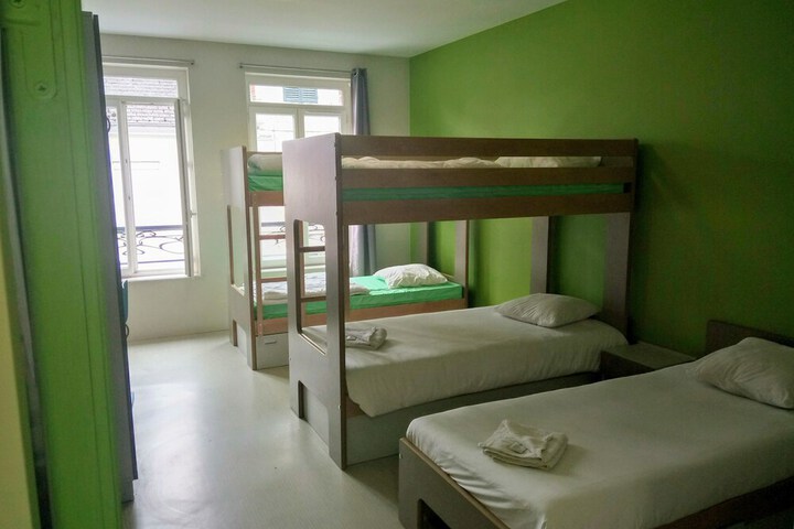 Room 10 of 48